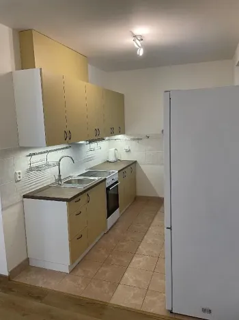 Pronájem bytu 1+kk, Pardubice, Dubinská, 40 m2