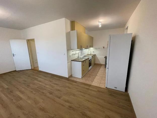 Pronájem bytu 1+kk, Pardubice, Dubinská, 40 m2
