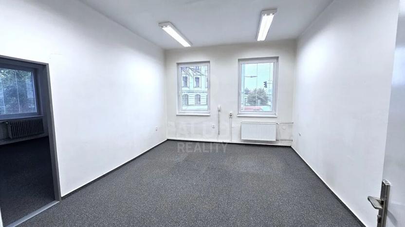 Pronájem kanceláře, České Budějovice, Mánesova, 143 m2