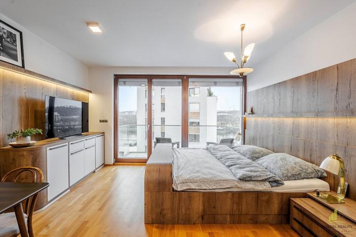 Pronájem bytu 1+kk, Praha - Holešovice, V háji, 35 m2