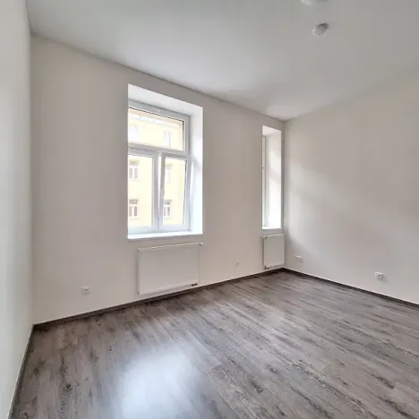 Pronájem bytu 2+kk, Praha - Holešovice, Na Maninách, 46 m2