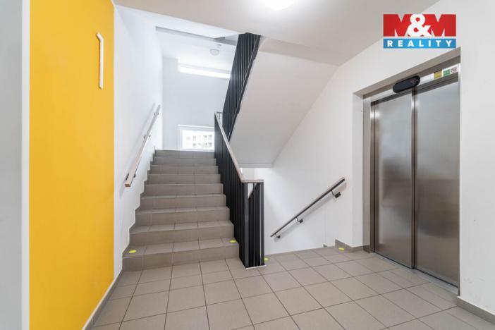 Prodej bytu 1+kk, Praha - Uhříněves, Oty Bubeníčka, 32 m2