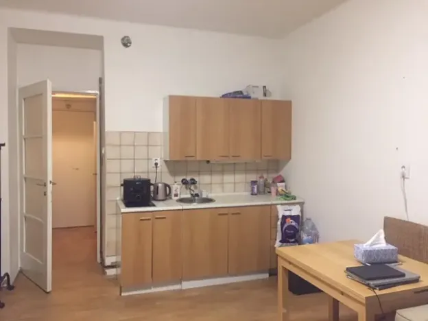 Pronájem bytu 1+kk, Praha, Na dolinách, 30 m2