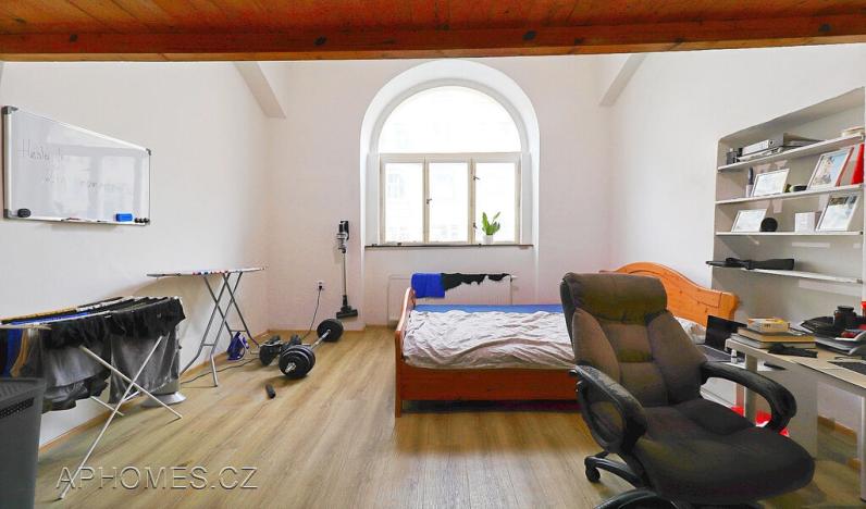 Pronájem bytu 2+1, Praha - Nové Město, Na Moráni, 62 m2