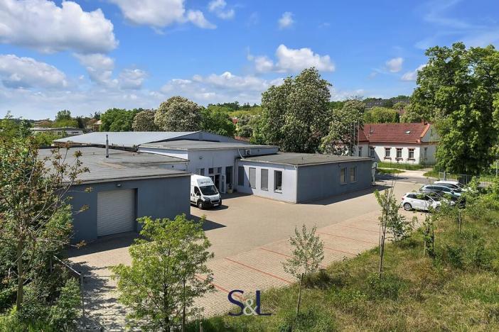 Prodej výrobních prostor, Milovice, Italská, 1819 m2