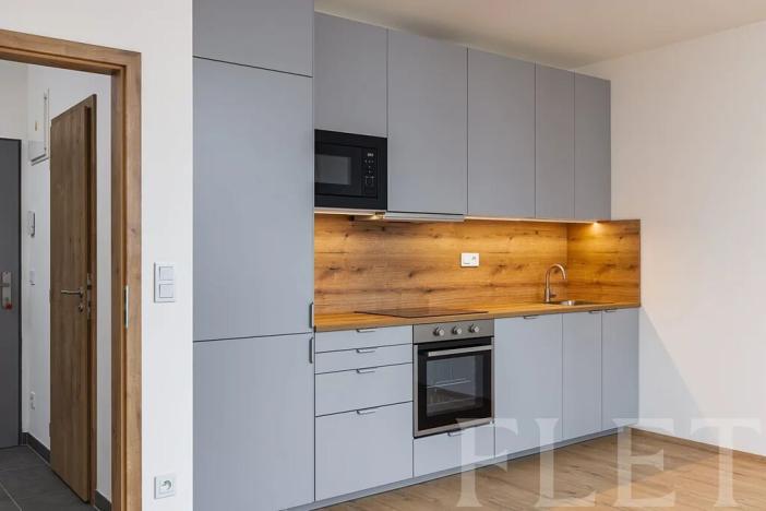 Pronájem bytu 1+kk, Praha - Košíře, Fabiánové, 31 m2