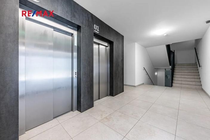 Pronájem bytu 1+kk, Praha - Karlín, Breitfeldova, 42 m2