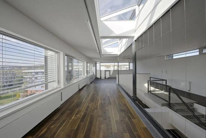 Pronájem kanceláře, Praha - Vysočany, Podkovářská, 455 m2