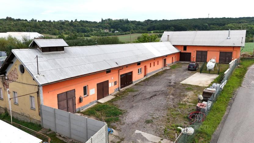 Prodej výrobních prostor, Libáň, 1164 m2