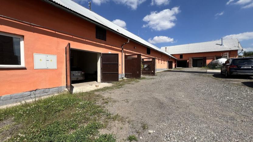 Prodej výrobních prostor, Libáň, 1164 m2