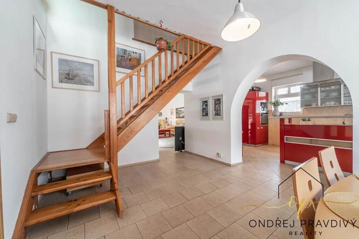 Prodej činžovního domu, Lety, Sokolská, 265 m2