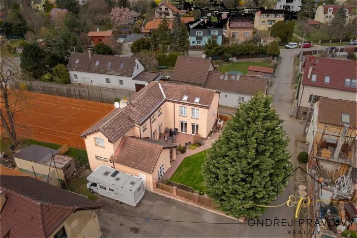 Prodej činžovního domu, Lety, Sokolská, 265 m2