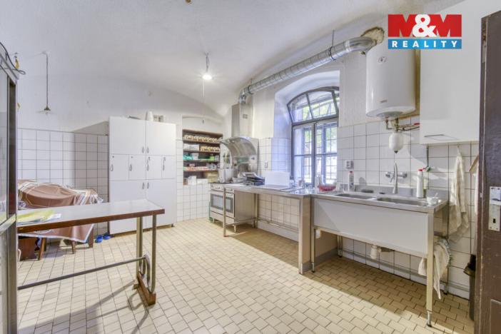 Prodej obchodního prostoru, Hradec Králové - Svinary, Podhůrská, 633 m2