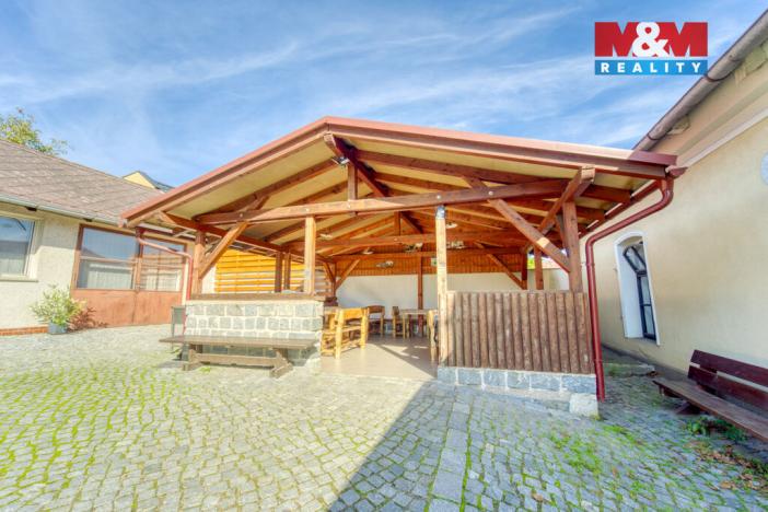 Prodej obchodního prostoru, Hradec Králové - Svinary, Podhůrská, 633 m2