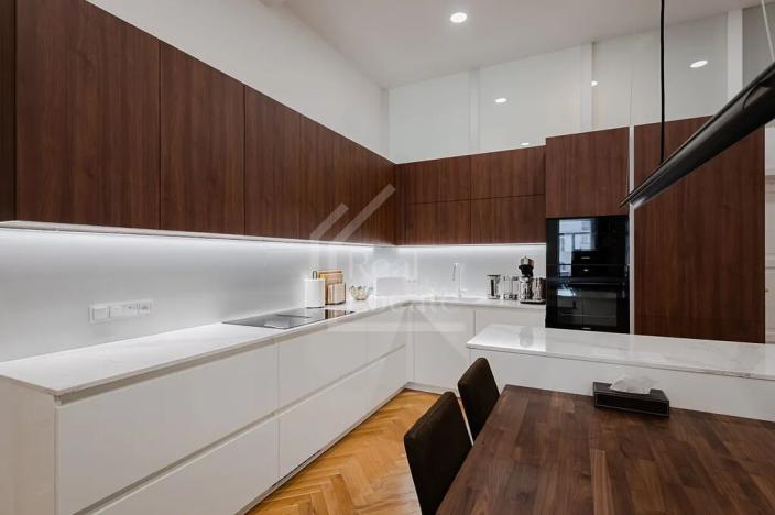 Prodej bytu 3+1, Praha - Nové Město, Soukenická, 107 m2