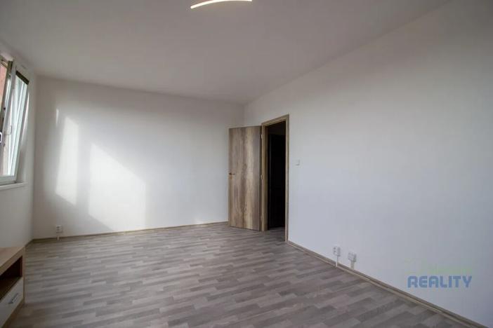 Pronájem bytu 1+kk, Praha - Černý Most, Doležalova, 34 m2