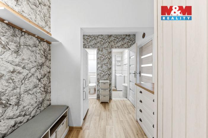 Prodej bytu 1+kk, Chlumec, Vyklická, 35 m2