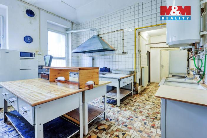 Pronájem obchodního prostoru, Klatovy - Klatovy III, Nádražní, 100 m2