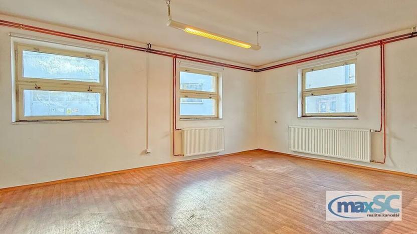 Pronájem skladu, Moravany, 533 m2