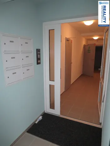 Pronájem bytu 2+kk, Kamenný Újezd, 5. května, 42 m2