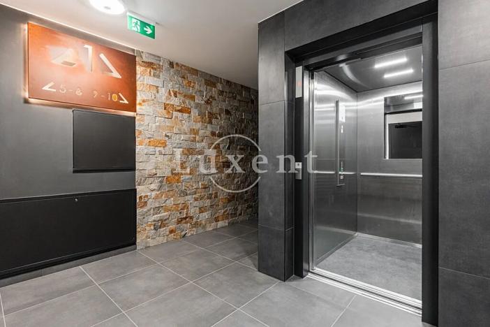 Prodej obchodního prostoru, Harrachov, 108 m2