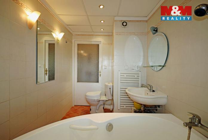 Prodej bytu 4+1, Karlovy Vary - Doubí, Modenská, 77 m2