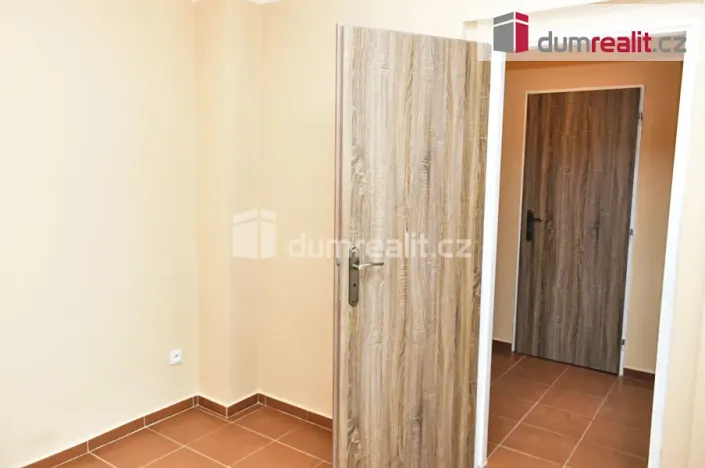 Pronájem bytu 1+kk, Kladno, Korychova, 17 m2