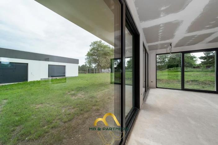 Prodej komerční nemovitosti, Doubravička, 195 m2