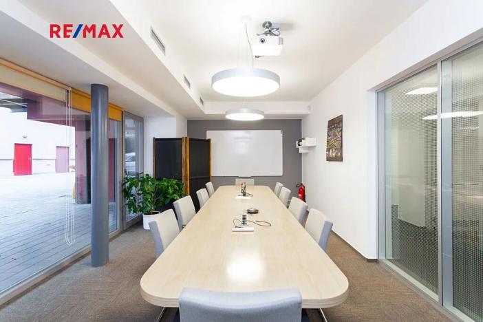 Pronájem kanceláře, Praha - Hodkovičky, Pod kopcem, 700 m2