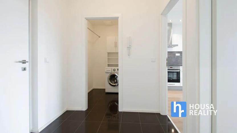 Pronájem bytu 2+kk, Praha - Hlubočepy, Geologická, 41 m2