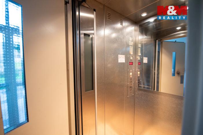 Pronájem bytu 1+kk, Dvůr Králové nad Labem, Macharova, 26 m2