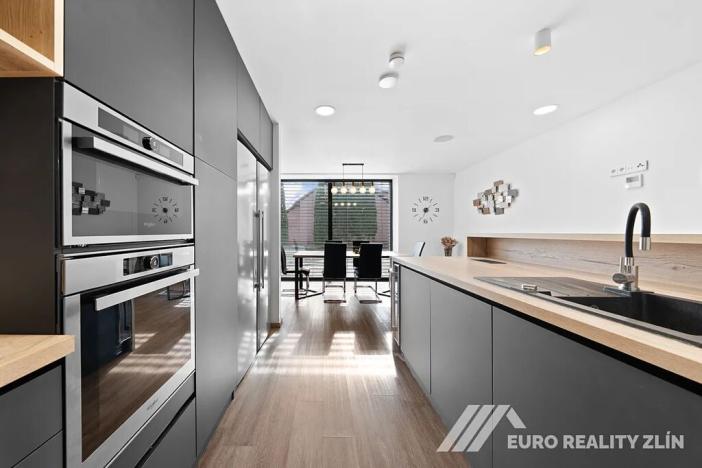 Prodej rodinného domu, Zlín, Mezihoří, 350 m2