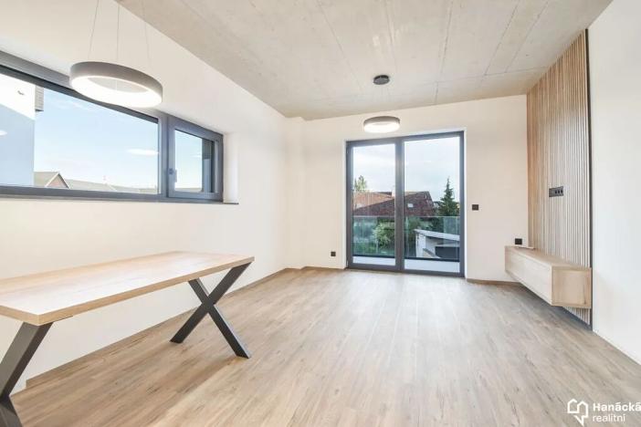 Pronájem bytu 2+kk, Olomouc, Rejskova, 56 m2