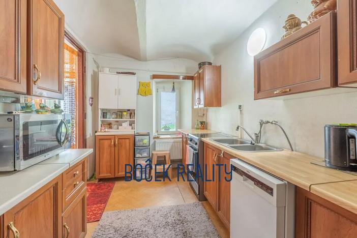 Prodej rodinného domu, Rynholec, nám. 1. máje, 259 m2