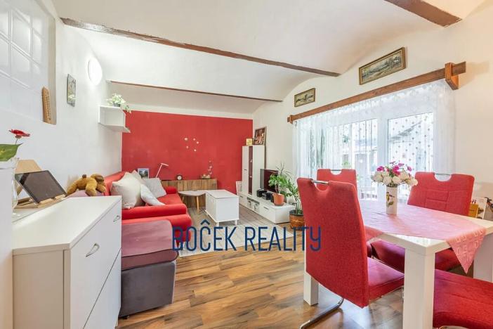 Prodej rodinného domu, Rynholec, nám. 1. máje, 259 m2