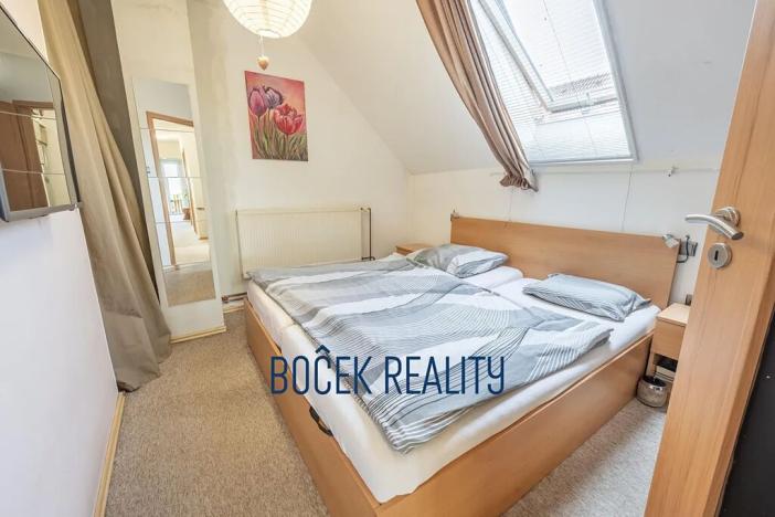 Prodej rodinného domu, Rynholec, nám. 1. máje, 259 m2