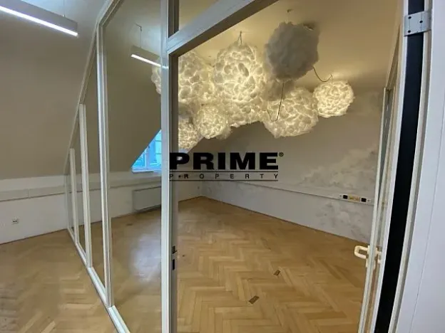 Pronájem kanceláře, Praha - Nové Město, Soukenická, 136 m2