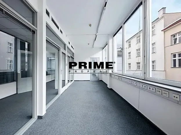 Pronájem kanceláře, Praha - Nové Město, Krakovská, 412 m2