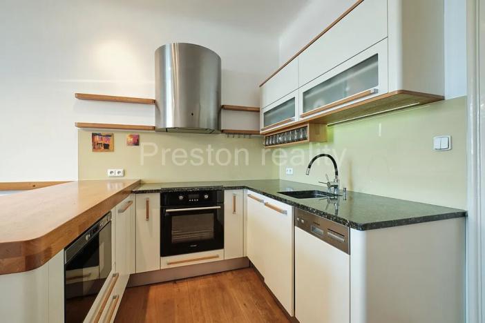 Pronájem bytu 2+1, Praha - Žižkov, Fibichova, 72 m2