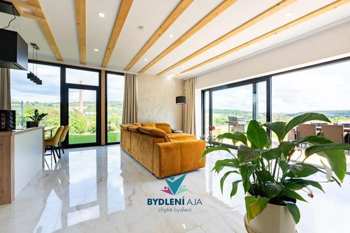 Prodej rodinného domu, Bystřany, 284 m2