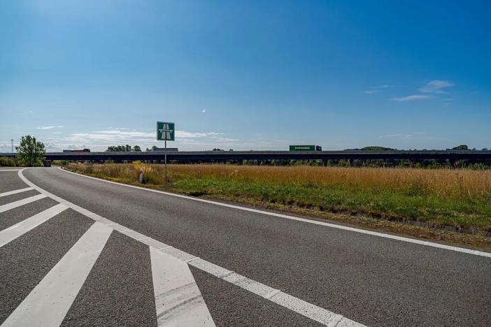 Prodej komerčního pozemku, Bělotín, 9952 m2