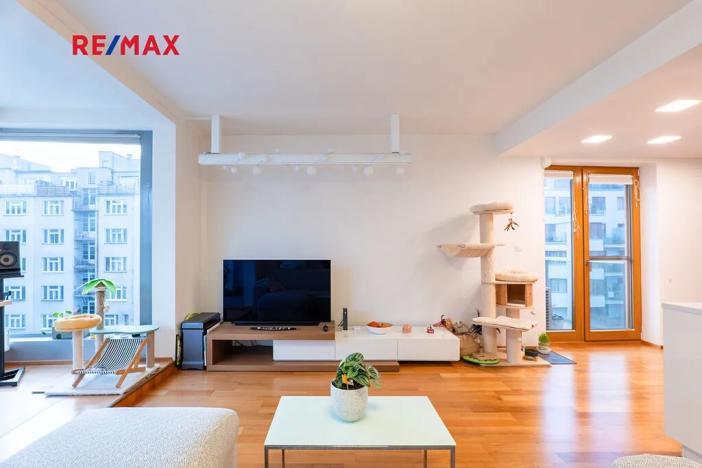 Pronájem bytu 2+kk, Praha - Holešovice, Komunardů, 68 m2