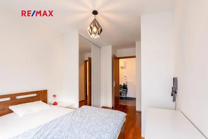 Pronájem bytu 2+kk, Praha - Holešovice, Komunardů, 68 m2