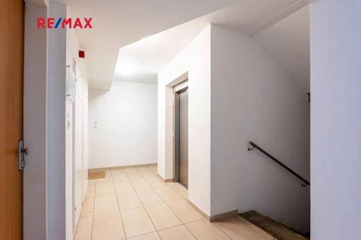 Pronájem bytu 2+kk, Praha - Holešovice, Komunardů, 68 m2