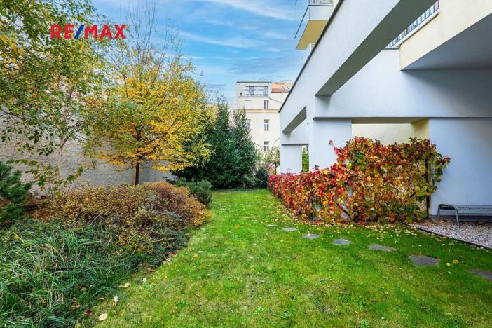 Pronájem bytu 2+kk, Praha - Holešovice, Komunardů, 68 m2