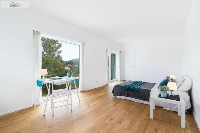 Pronájem bytu 3+kk, Řevnice, nám. Krále Jiřího z Poděbrad, 98 m2