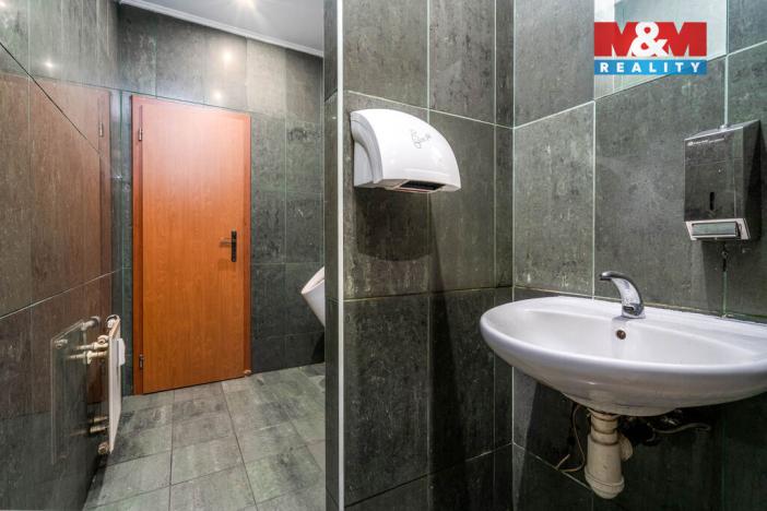 Prodej obchodního prostoru, Praha, Trnkovo náměstí, 324 m2