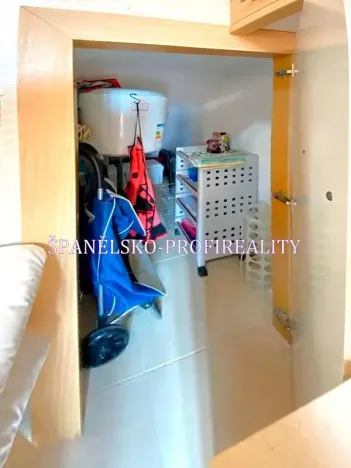 Prodej vícegeneračního domu, Torrevieja, Španělsko, 91 m2