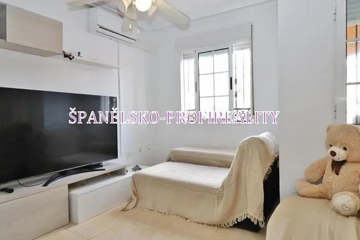 Prodej vily, Torrevieja, Španělsko, 90 m2