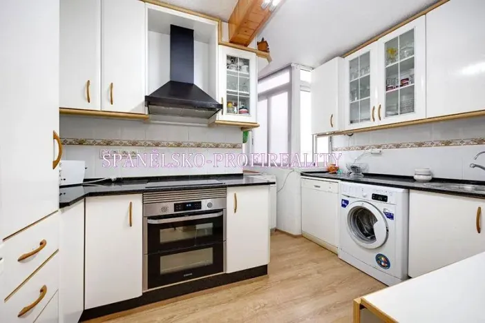 Prodej bytu 4+1, Torrevieja, Španělsko, 89 m2